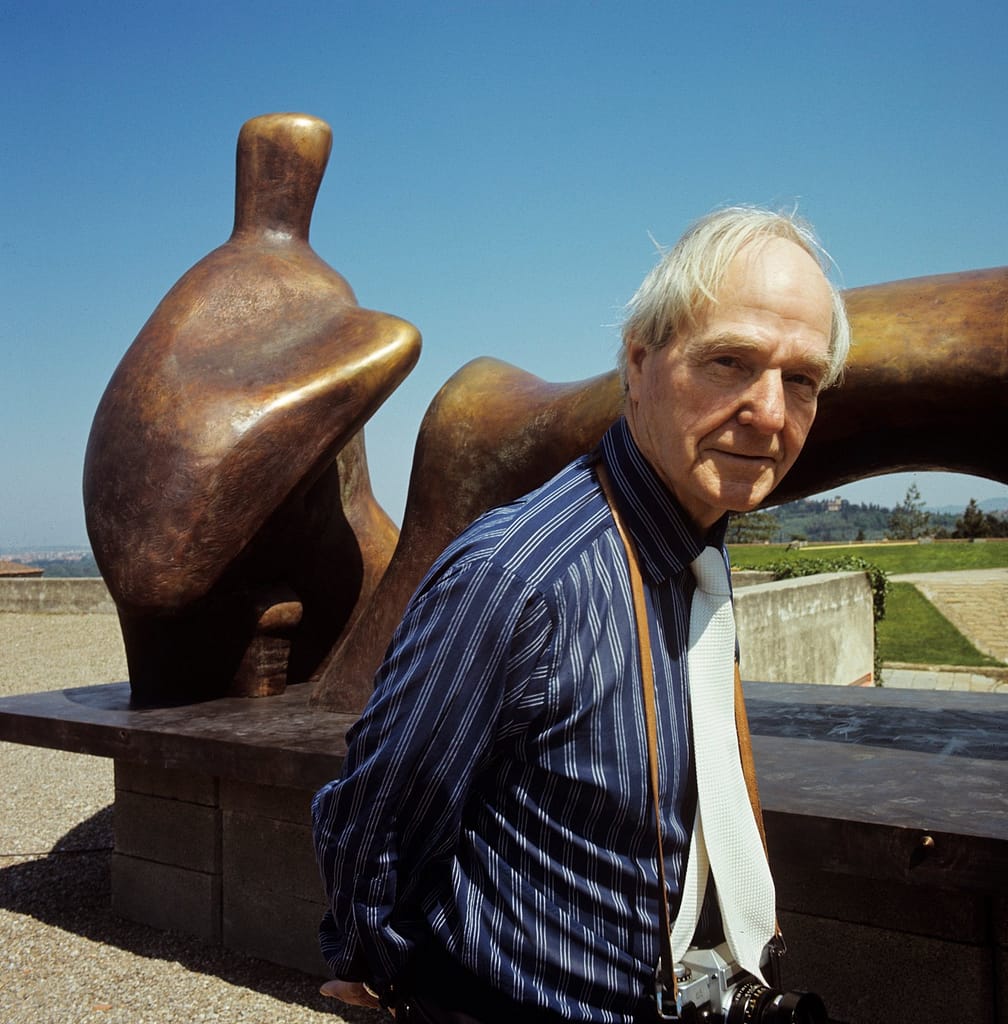 Henry Moore with Reclining Figure Arch Leg at Forte di Belvedere for the 1972 Mostra di Henry Moore exhibition. Photo Henry Moore Archive.