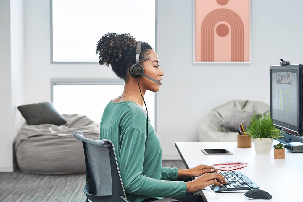 Postazione di hybrid workplace a casa