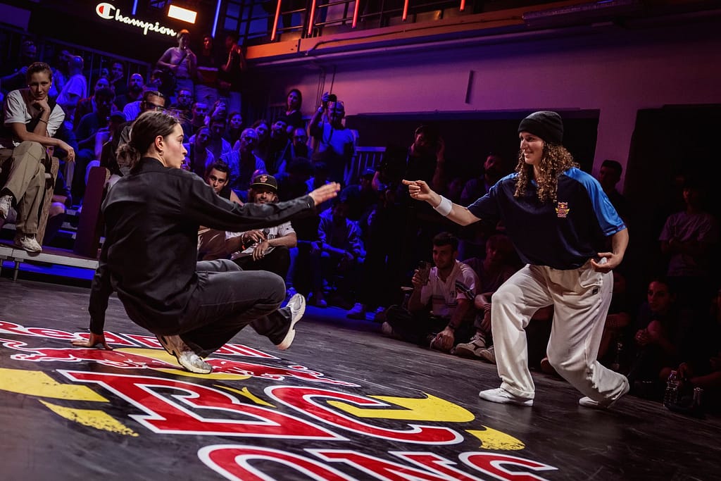 due ragazze si scontrano al Red Bull BC One Cypher Italy - credit: Mauro Puccini / Red Bull Content Pool