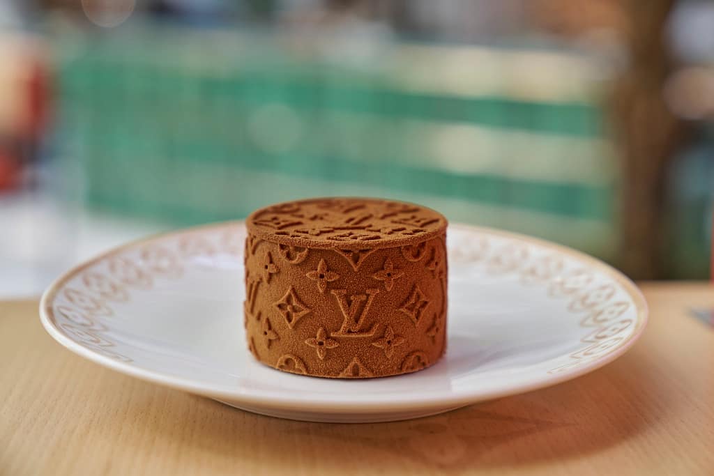 Café Louis Vuitton di via Montenapoleone, un dolce opera d'arte