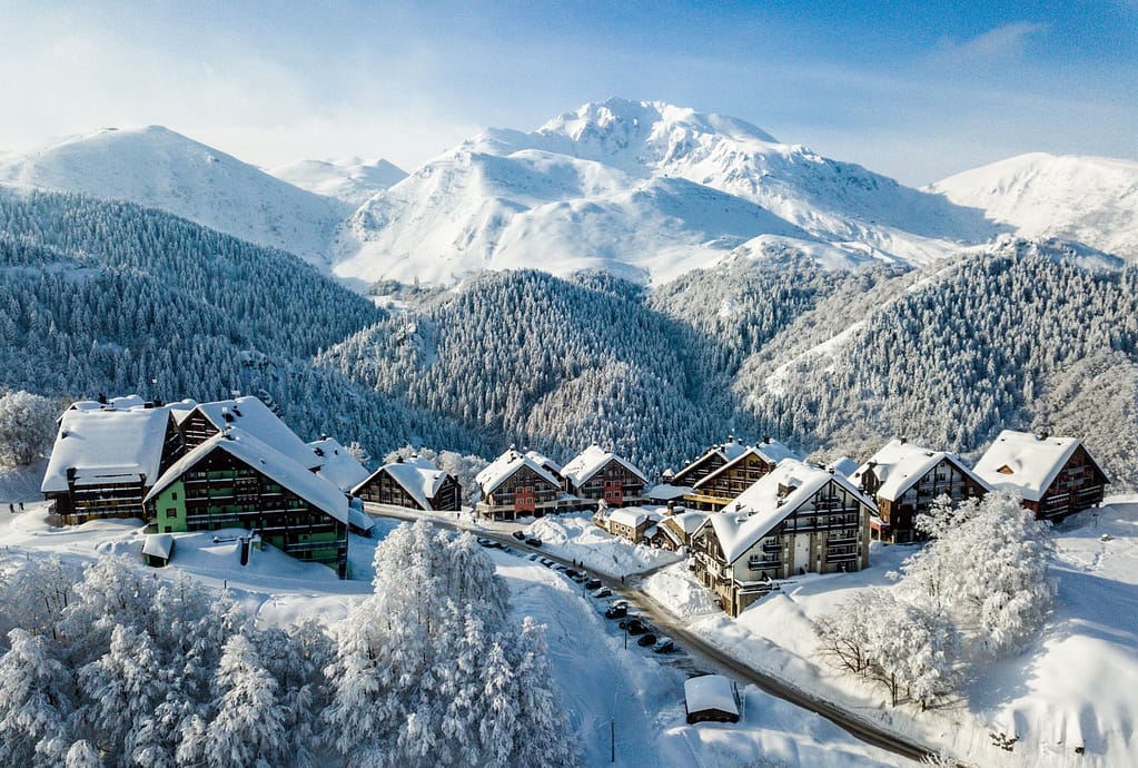 borgo stalle lunghe, prato nevoso