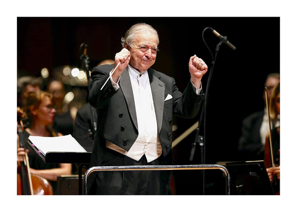 il maestro Donato Renzetti