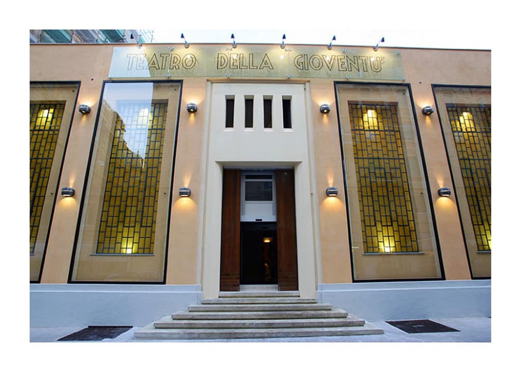 l'ingresso del Teatro della gioventù