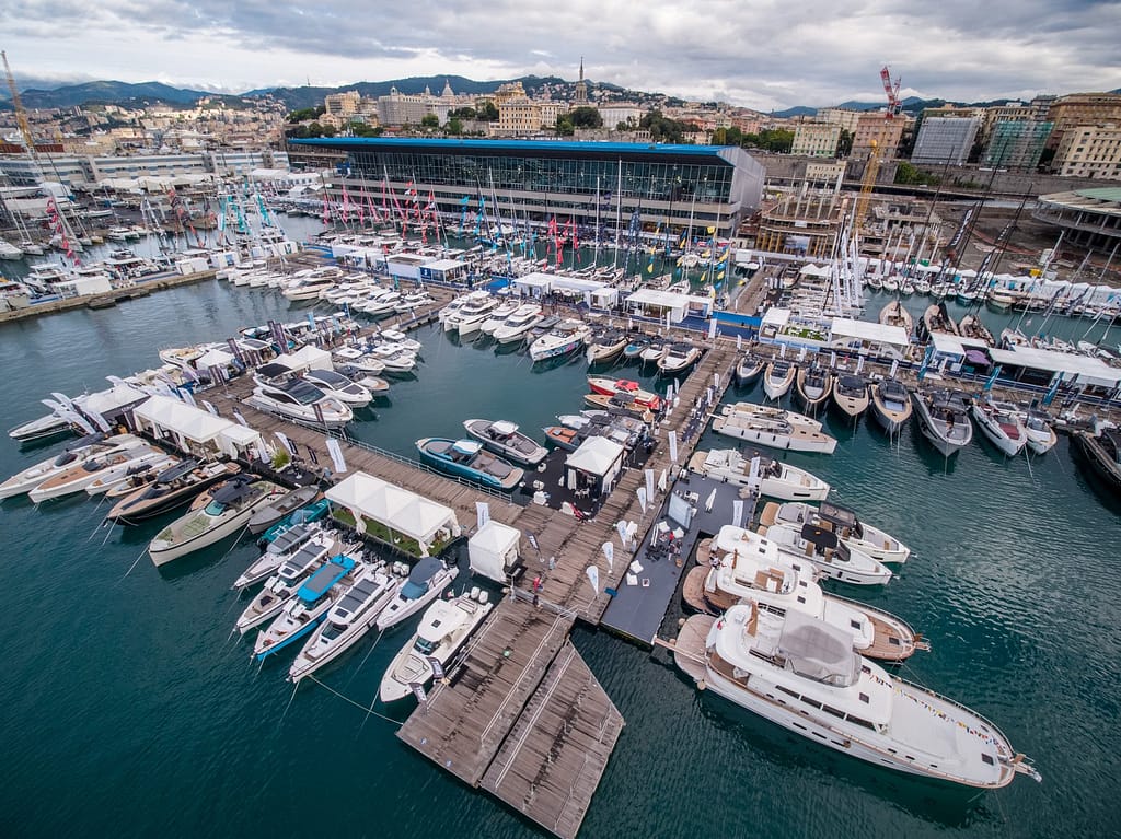 Barche a vela e yacht al Salone Nautico