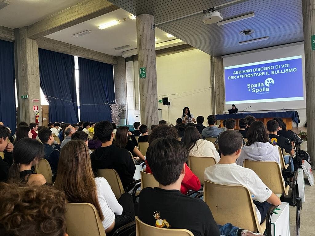 Spalla a Spalla, incontri nelle scuole