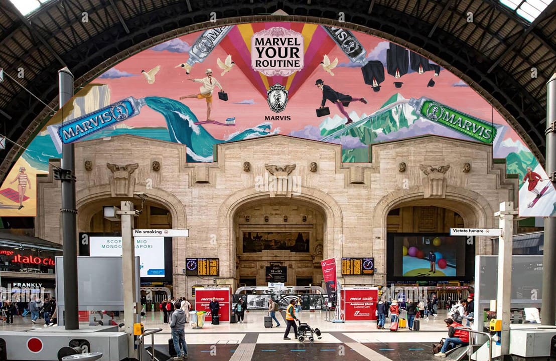 l’arcata di Milano Centrale decorata Marvis