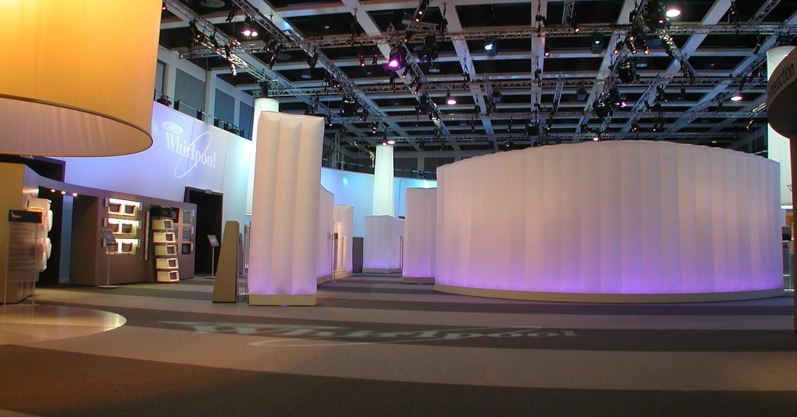 whirlpool stand gonfiabile