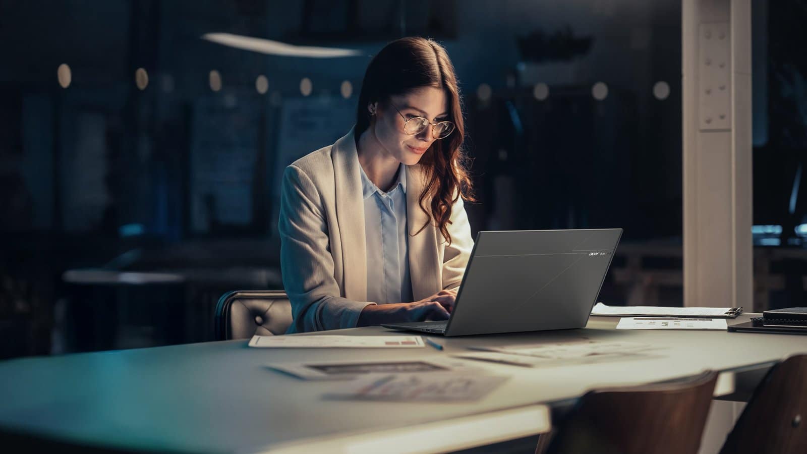 Acer Swift Edge 16 AI-SFE16-151(T)-Lifestyle