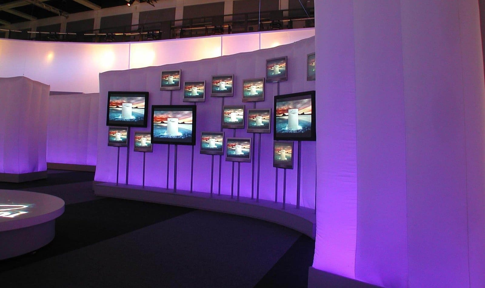 whirlpool stand gonfiabile