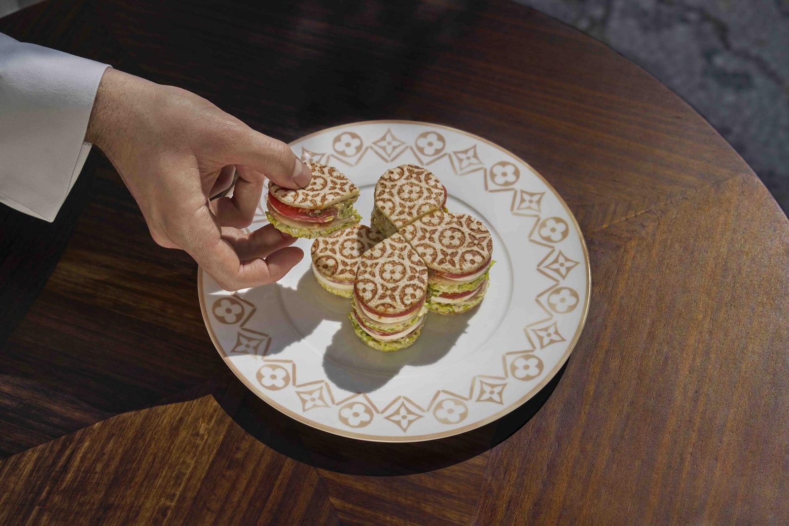 Café Louis Vuitton di via Montenapoleone, il toast iconico