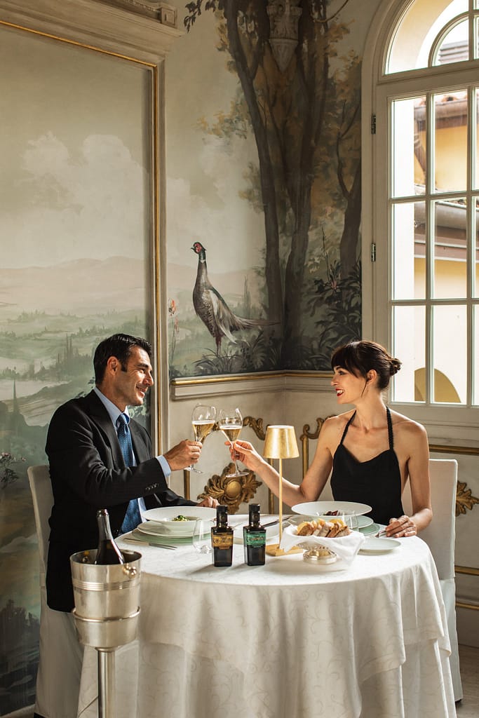 Una giovane coppia a cena a Palazzo di Varignana per San Valentino