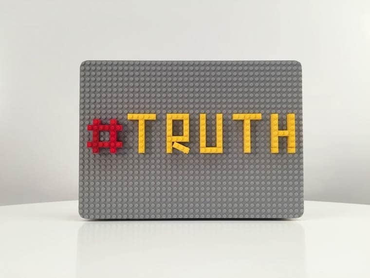 Brik-Case-LEGO-MacBook-4